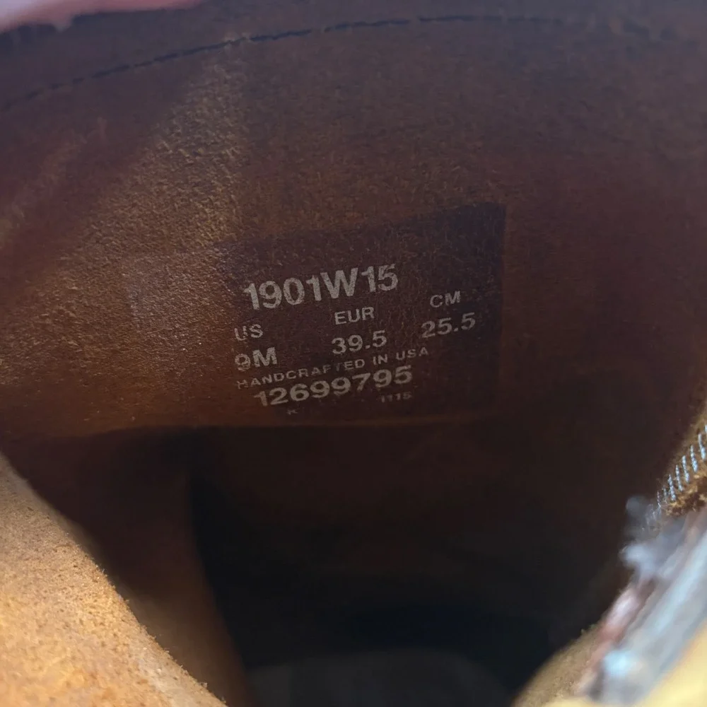 Chippewa 1901W15 Mens Leather Engineer Boots Tan Brown USA Made Size 9M Vibram